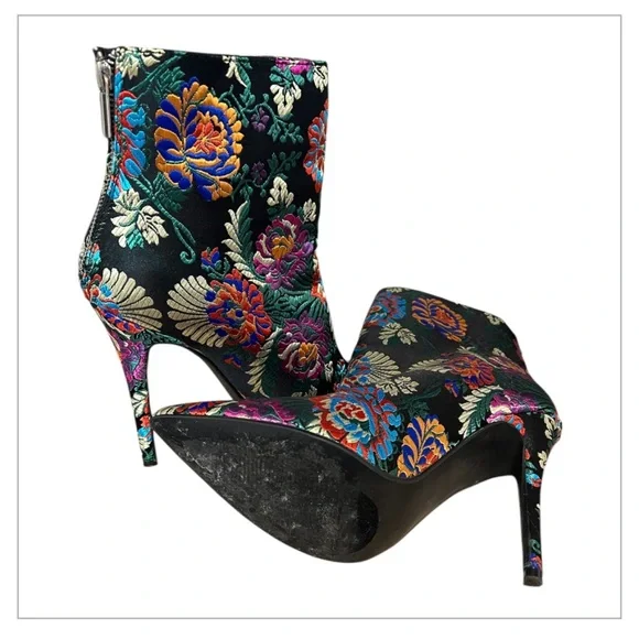 Embroidered booties - Picture 3 of 4